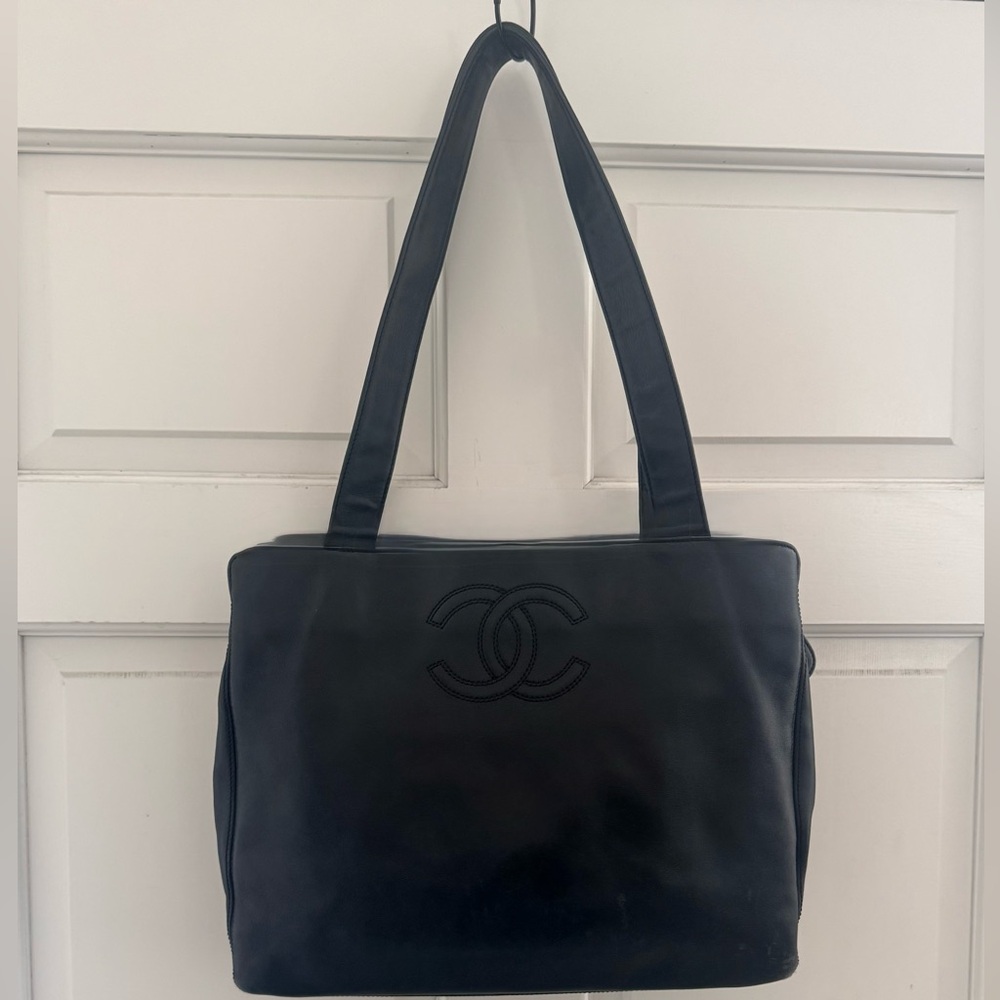 CHANEL Vintage CC Shoulder Bag Large Black Leather with ID Card & COA VGC